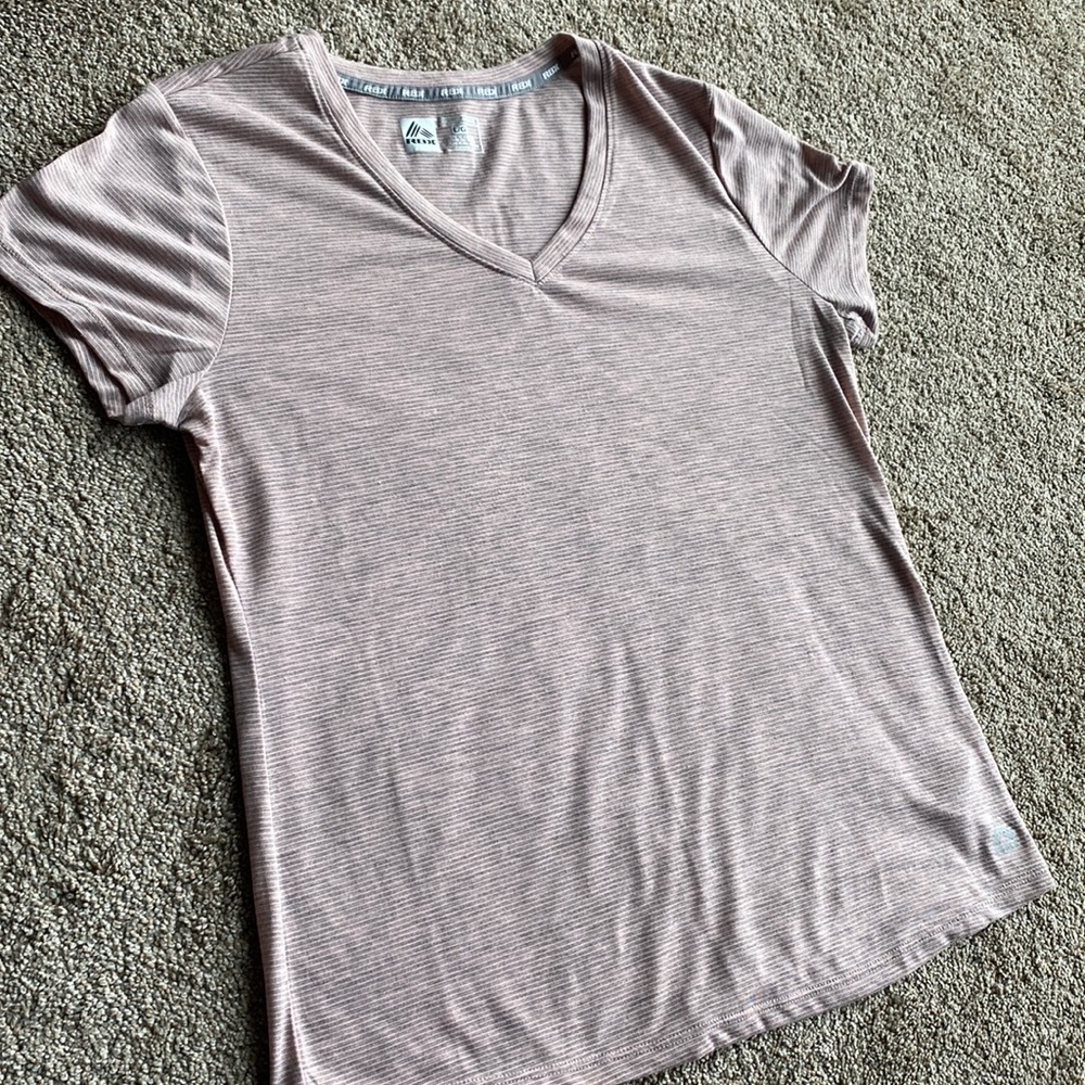 EUC Womens Large RBX Polyester T Shjrt in a gray/pink color